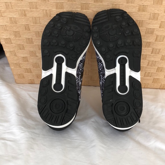 Casual adidas shoes - Picture 5 of 7